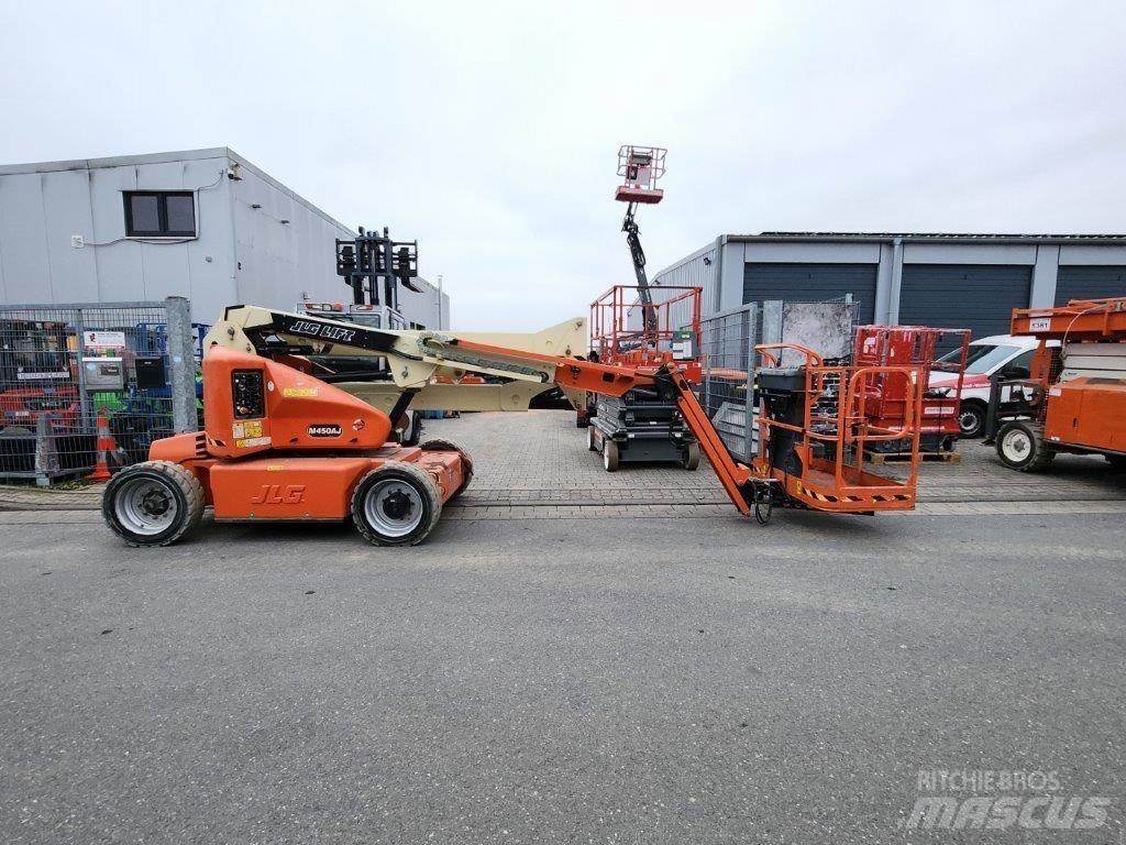 JLG M 450 AJ Bomliftar