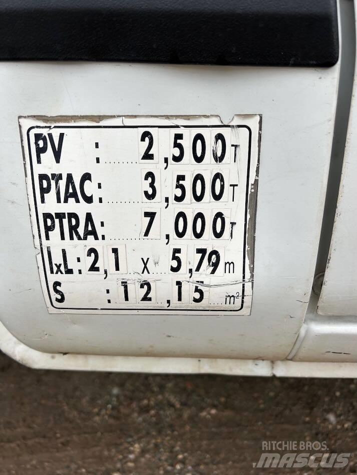 Iveco 35C 11 Lätta skåpbilar