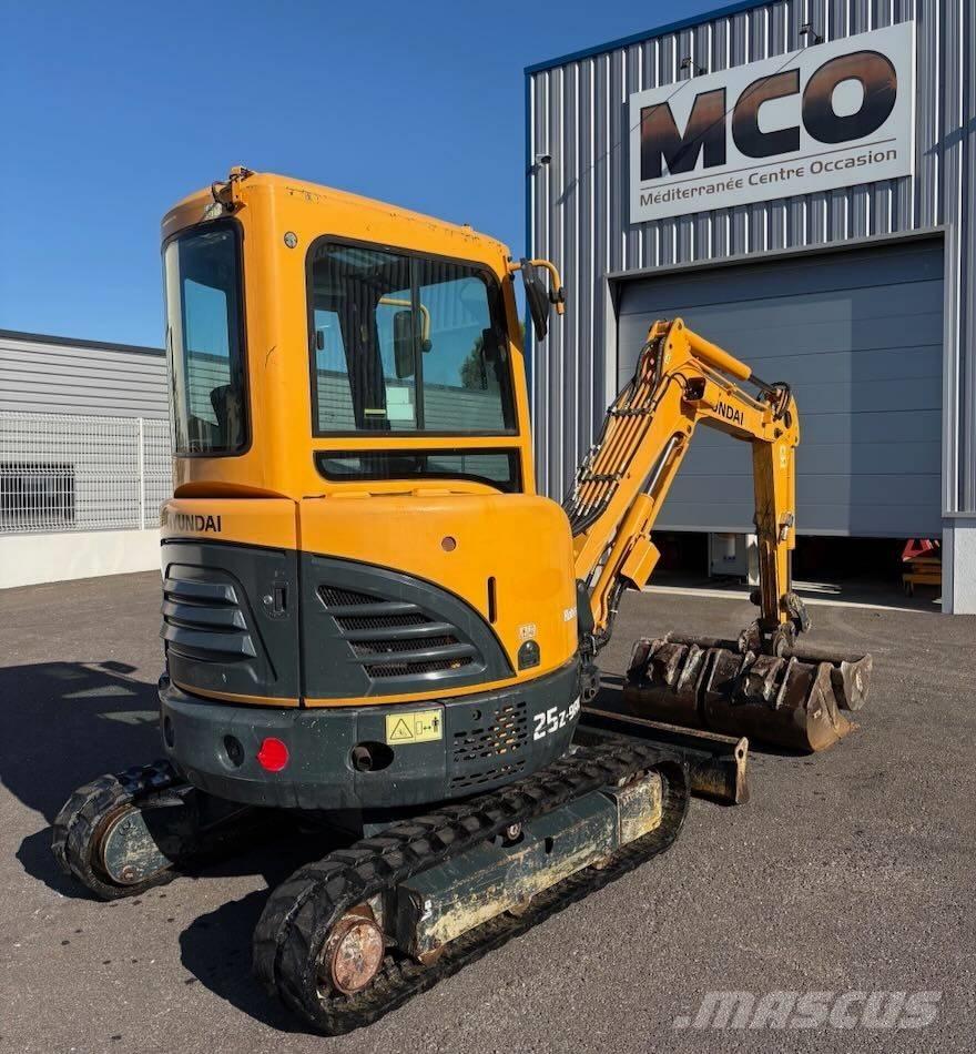 Hyundai R25Z-9 AK Minigrävare < 7t