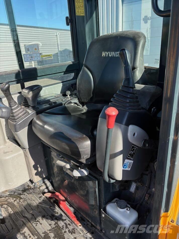 Hyundai R25Z-9 AK Minigrävare < 7t