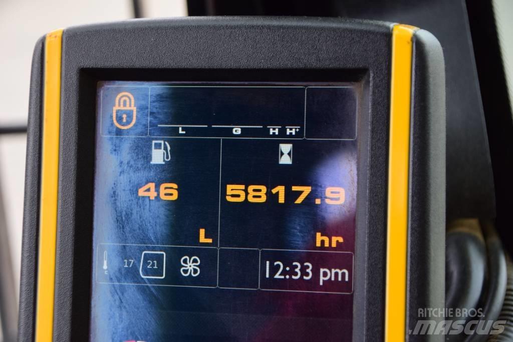 JCB JS131LC PLUS Bandgrävare