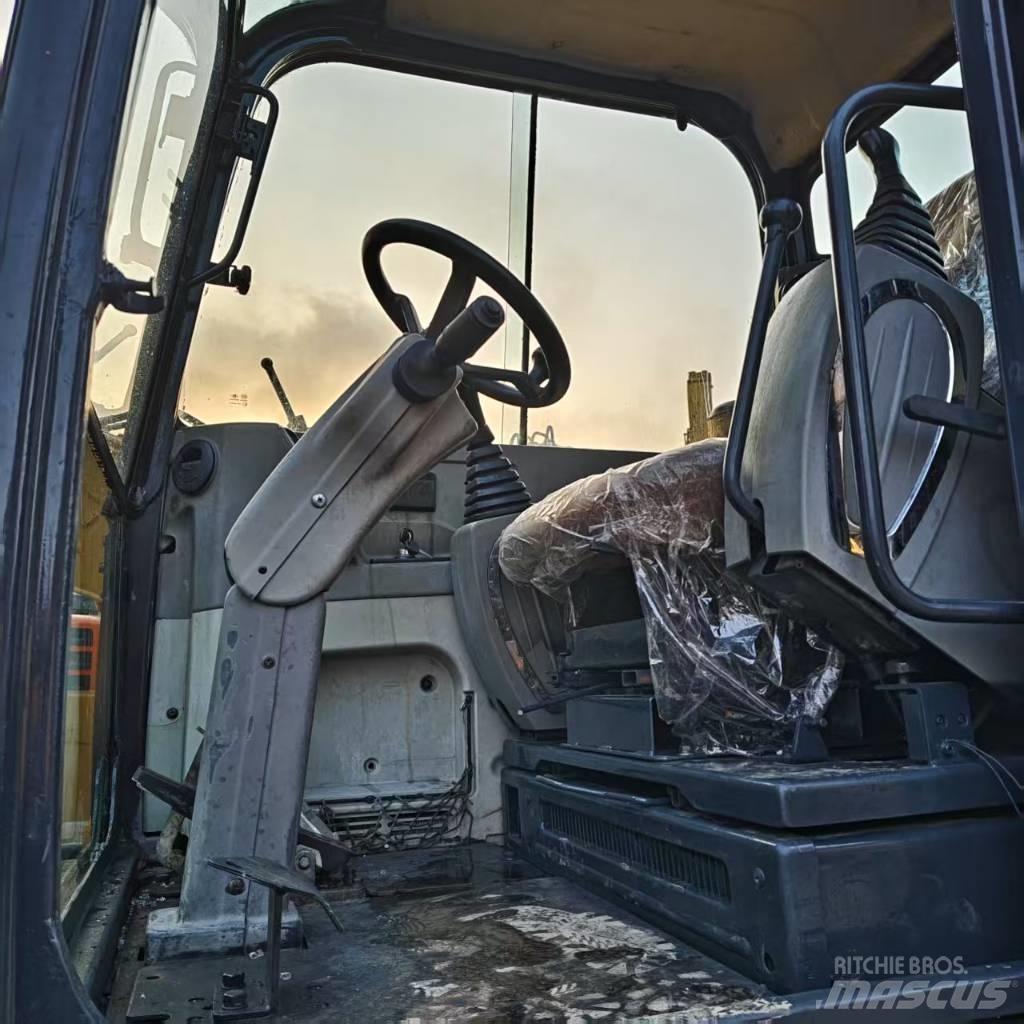 Hyundai 60 W Hjulgrävare