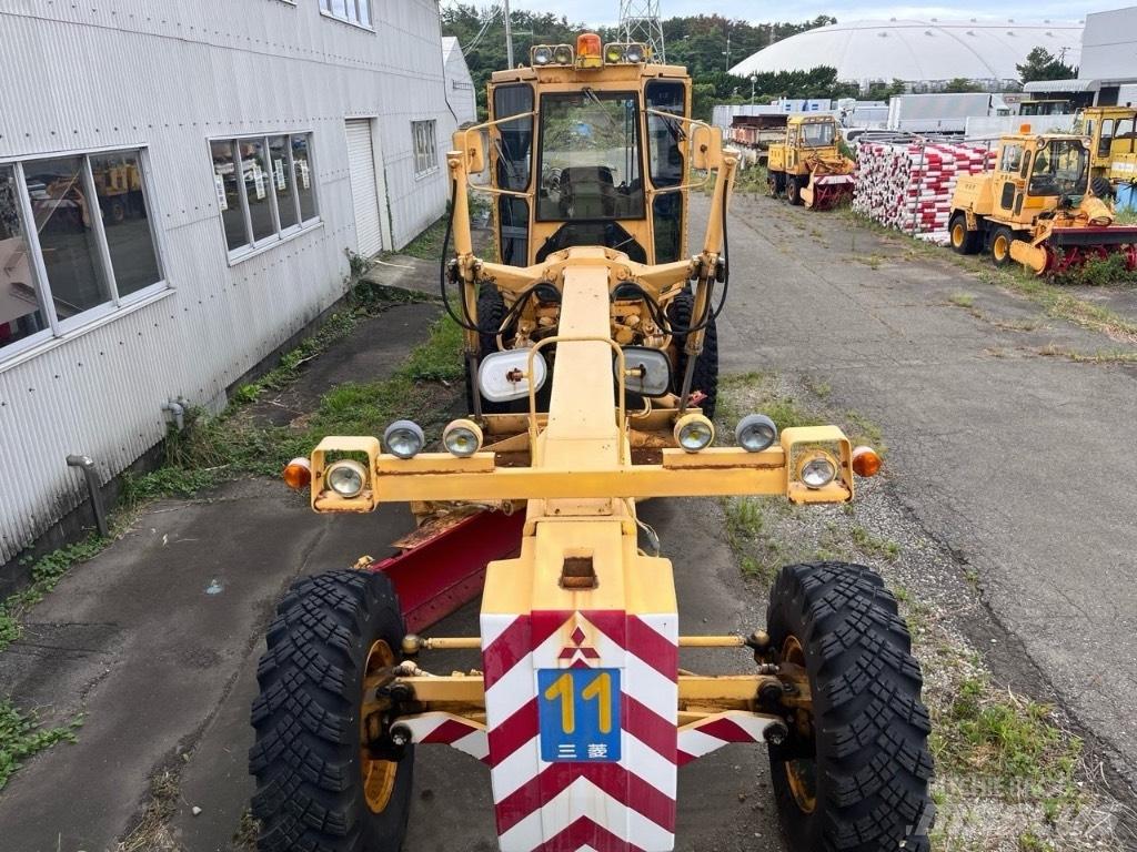 Mitsubishi MG 500 Väghyvlar