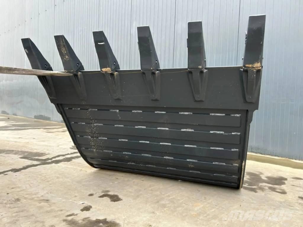 Hitachi ZX220 - 1.40m Skopor