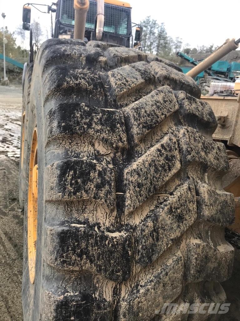Bell B 30 E Midjestyrd dumper