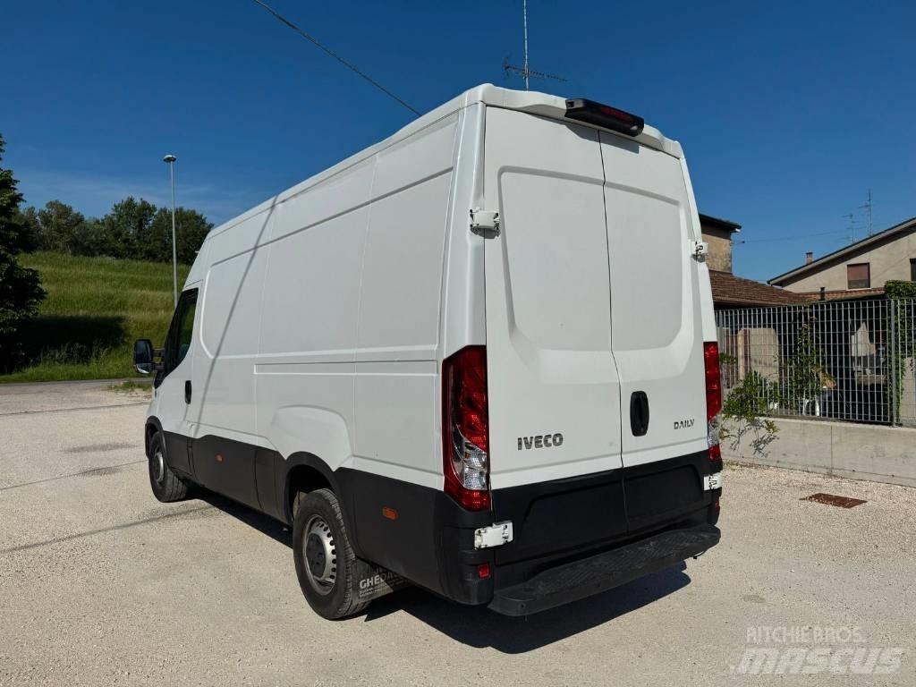 Iveco Daily 35s14 Lätta skåpbilar