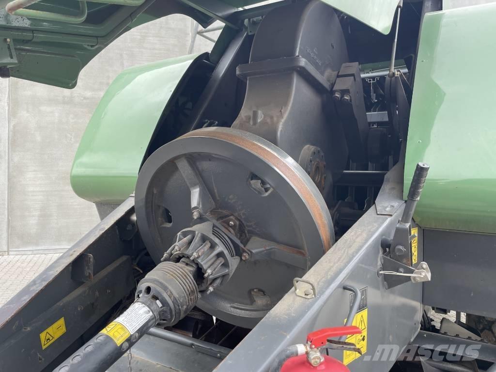 Fendt 12130 N Fyrkantspressar