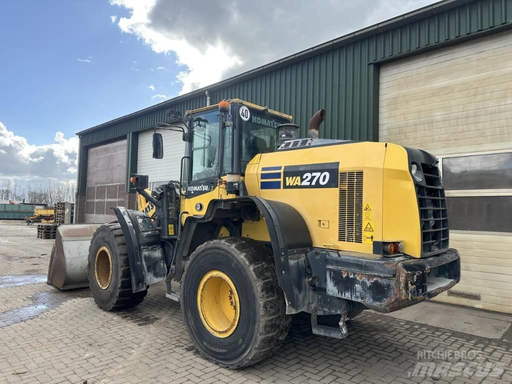 Komatsu WA270 8 Hjullastare