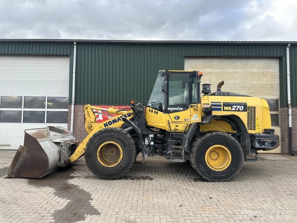 Komatsu WA270 8 Hjullastare