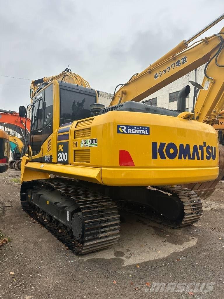 Komatsu PC 200-8 Bandgrävare