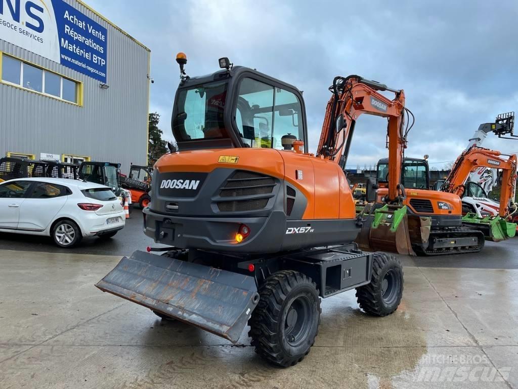Doosan DX 57 W-5 Hjulgrävare