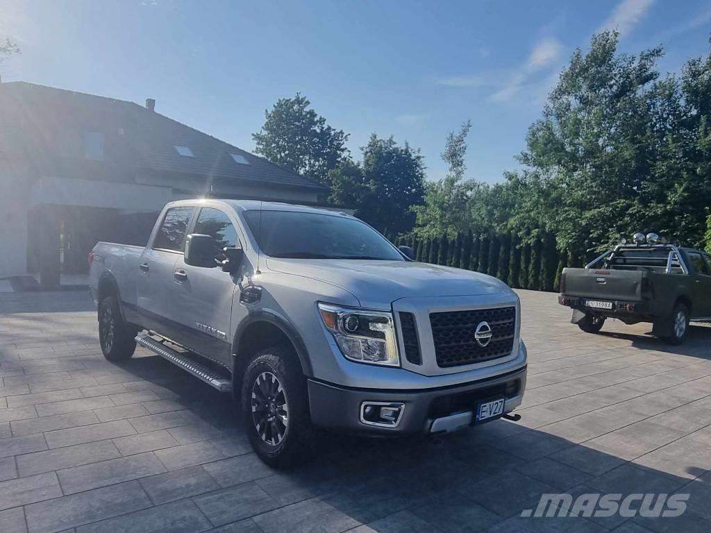 Nissan TITAN XD PRO Flakbilar/Pickuper