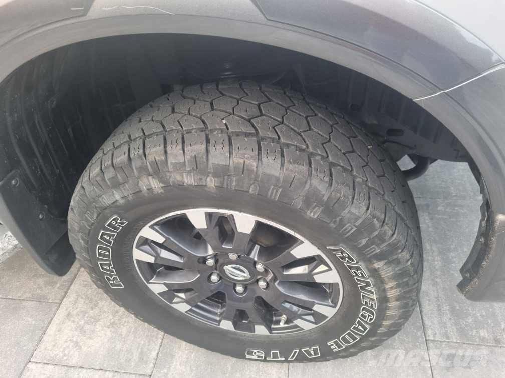 Nissan TITAN XD PRO Flakbilar/Pickuper