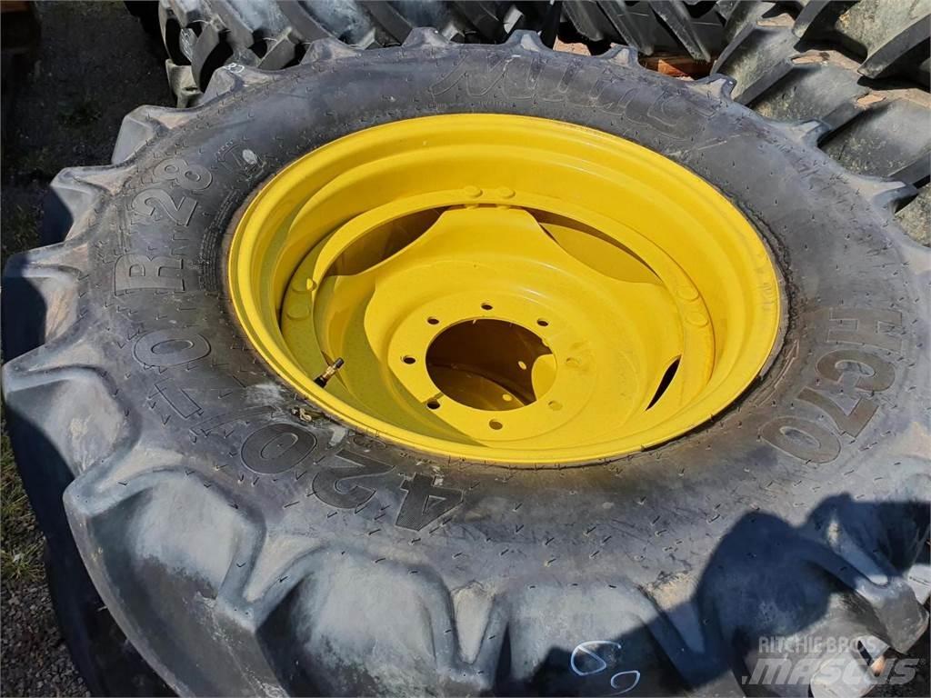 Mitas 420/70R28 x2 Däck, hjul och fälgar