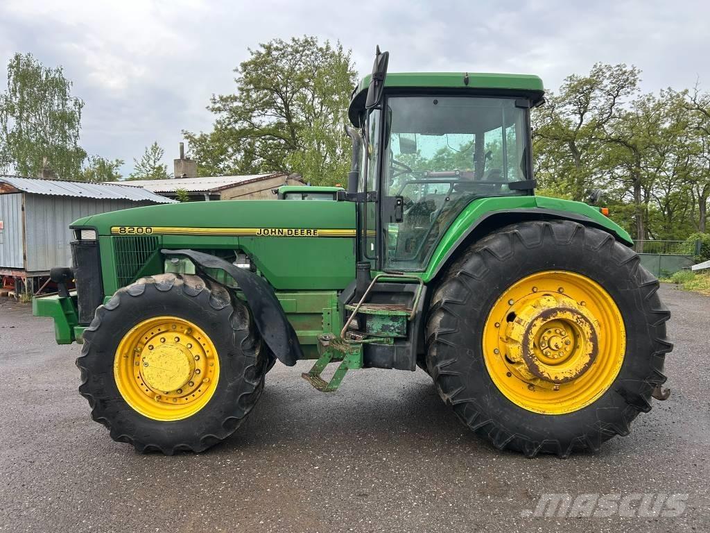 John Deere 8200 Traktorer