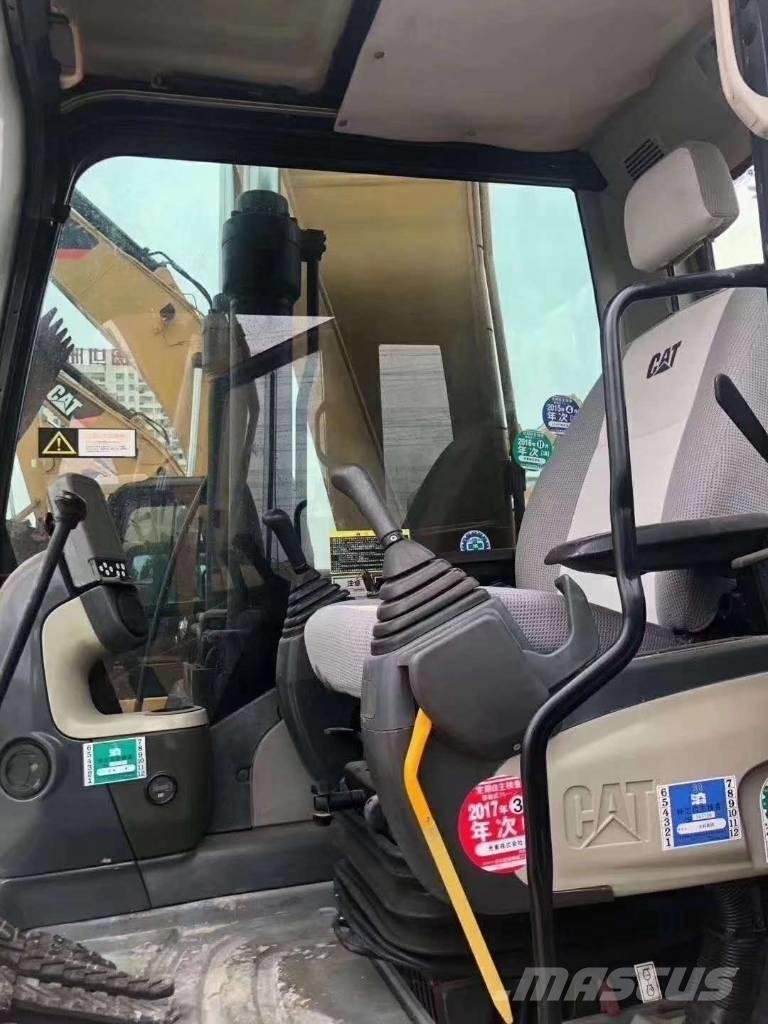 CAT 323 D Bandgrävare