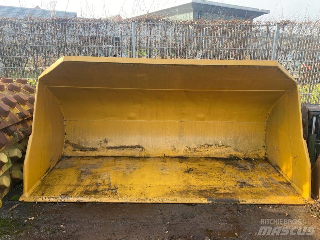 CAT 972 Skopor