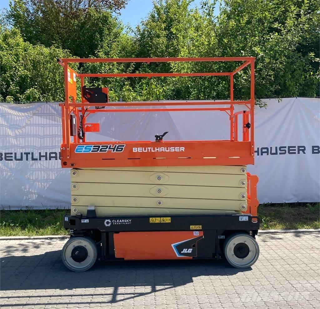 JLG ES3246 Saxliftar
