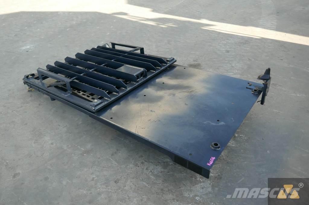 CAT 357-4102 Hytter och interiör