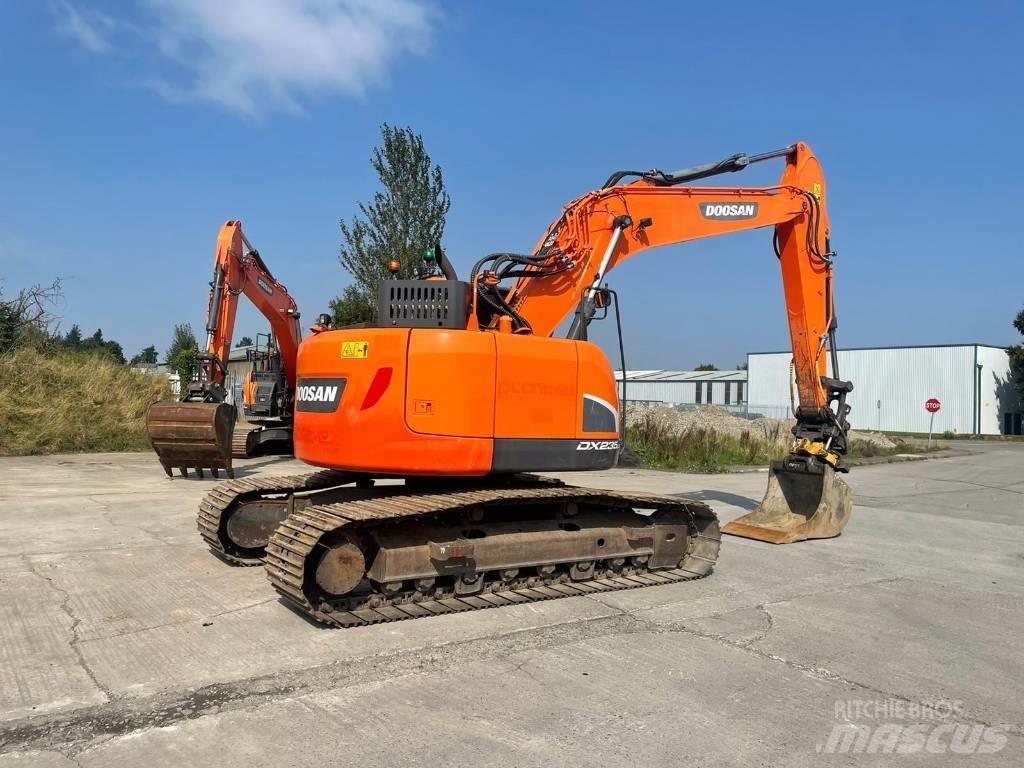 Doosan DX 235 LCR-5 Bandgrävare