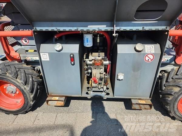 SkyJack SJ 6832 RT Saxliftar