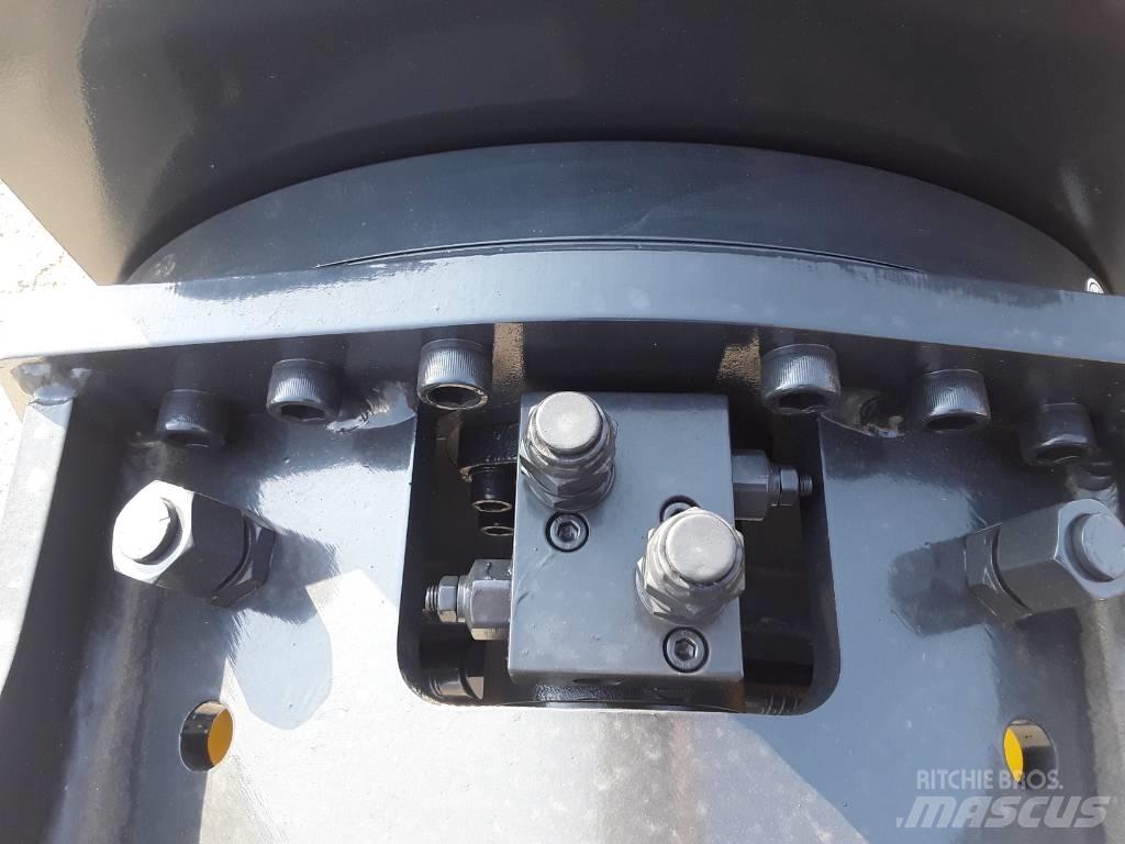 Mustang RH20 Krossar för Entreprenad