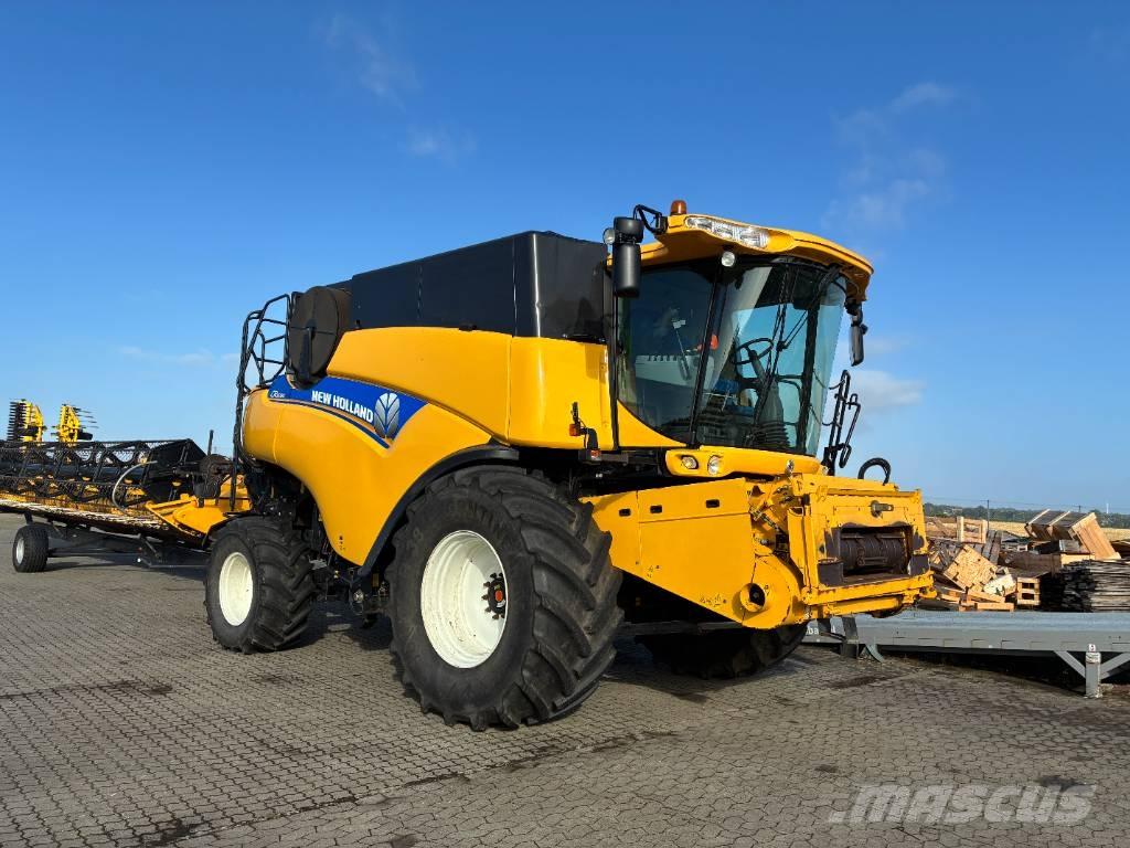 New Holland CR 9080 Skördetröskor