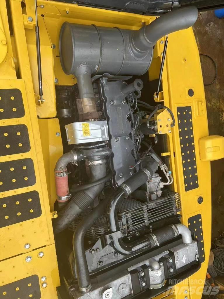 Komatsu PC 200-8N1 Bandgrävare