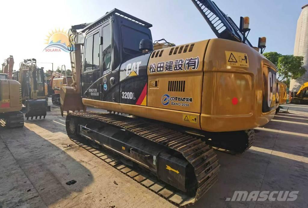 CAT 320 D L Bandgrävare