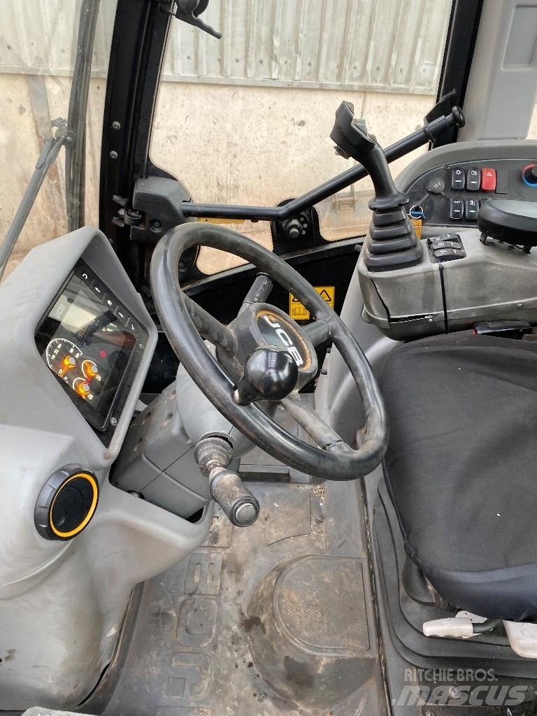 JCB TM 320 S Redskapsbärare för lantbruk