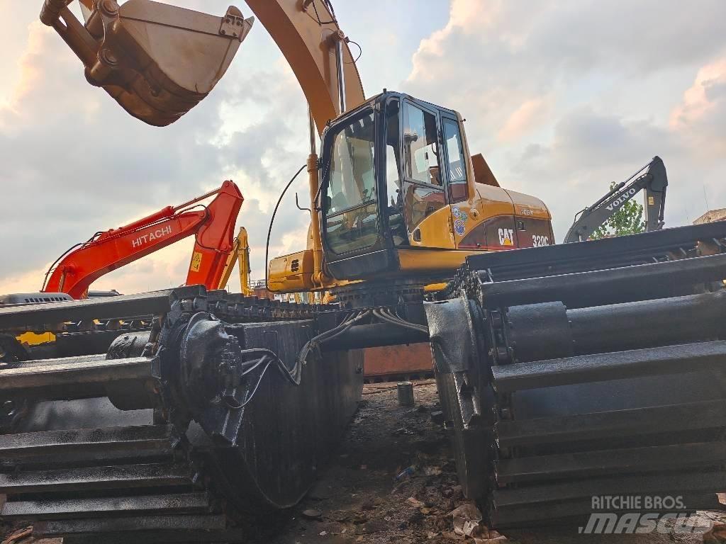 CAT 320 C Amfibiska grävmaskiner