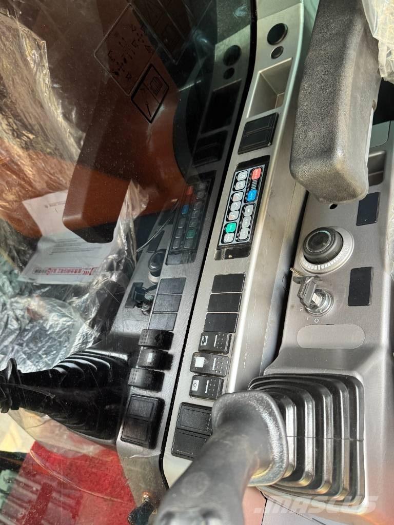 Doosan DX 225 Bandgrävare