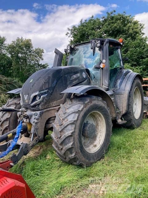 Valtra T235V Traktorer