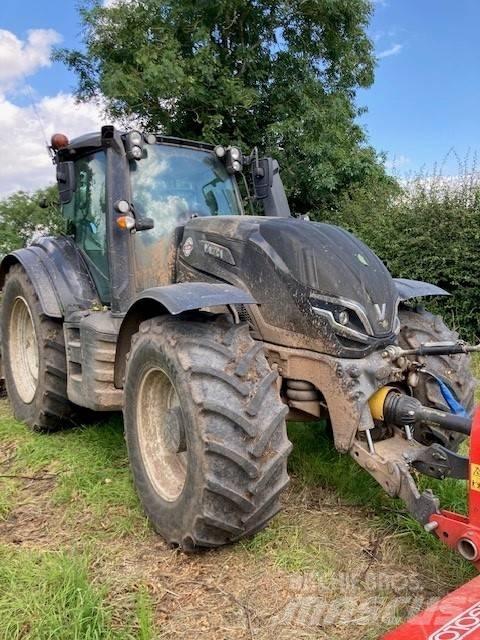 Valtra T235V Traktorer