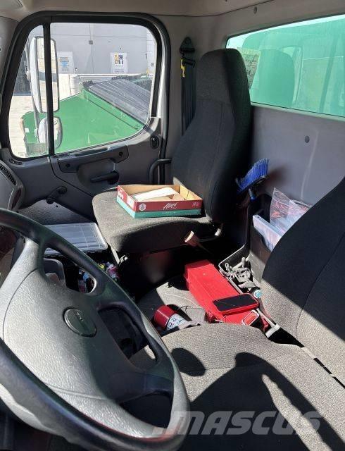 Freightliner M2 Lastbilar för dryckesleveranser