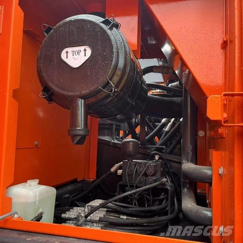 Doosan DX 225 Bandgrävare