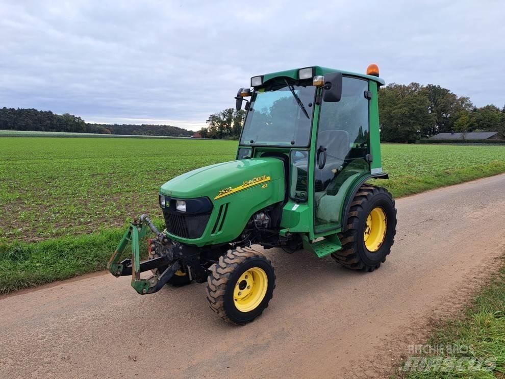 John Deere 2520 Kompakttraktorer