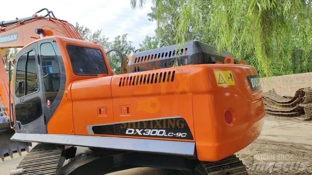 Doosan DX300LC-9C Bandgrävare