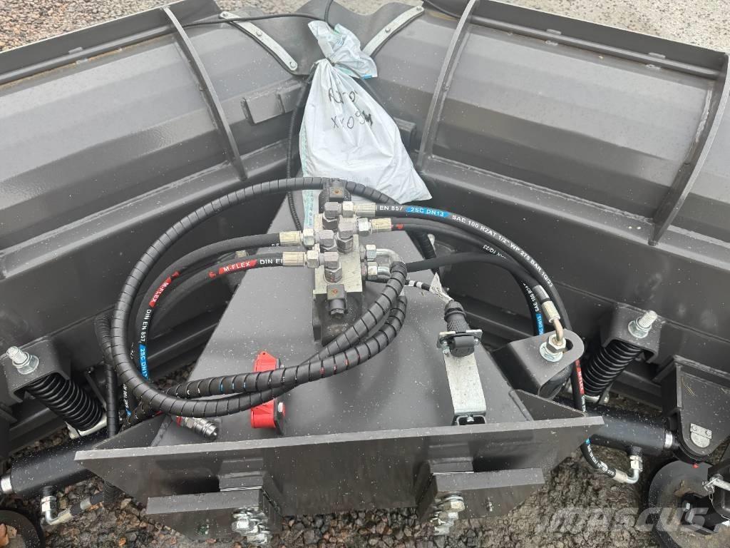 Pronar PUV 3300 Snöblad och plogar