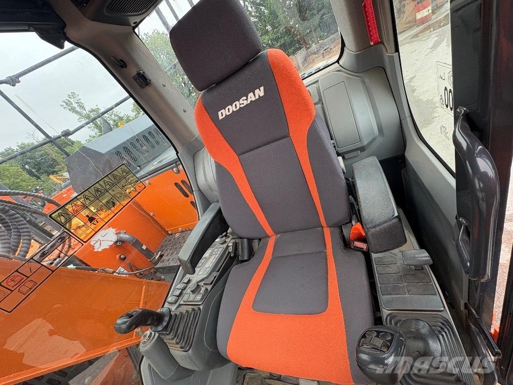 Doosan DX140LCR-5 Bandgrävare