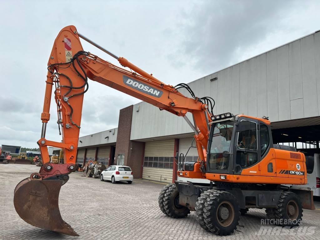 Doosan DX 190 W Hjulgrävare
