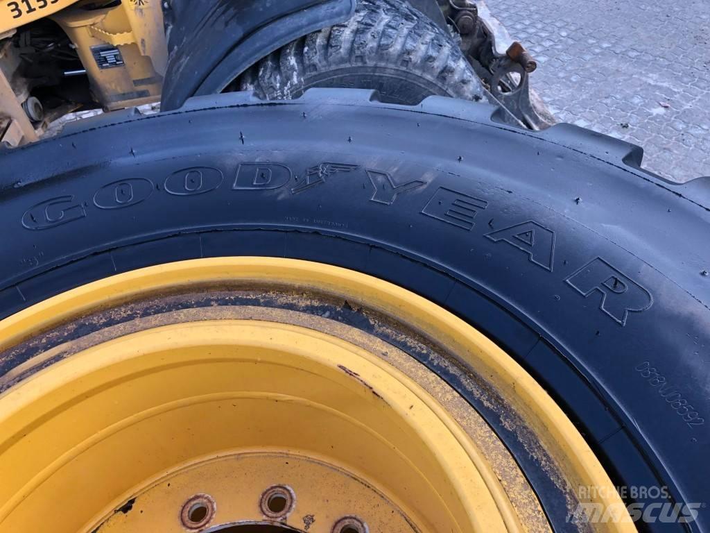Goodyear 750/65R25 Däck, hjul och fälgar