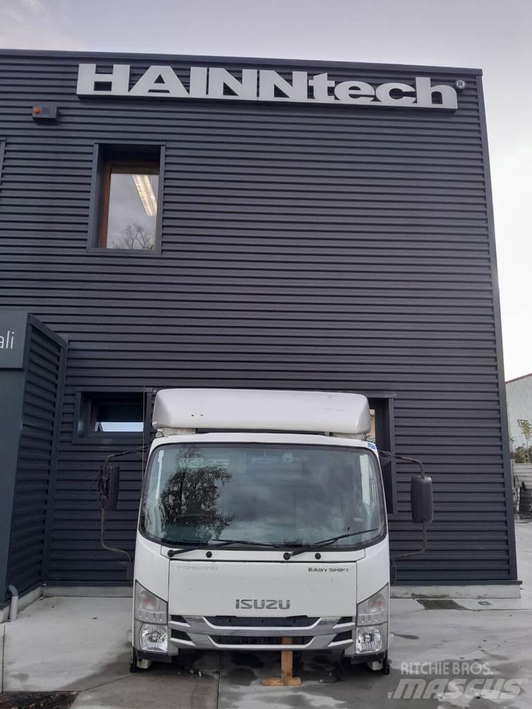 Isuzu N75 Hytter och interiör