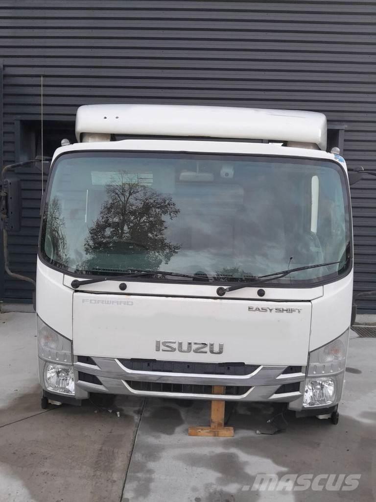 Isuzu N75 Hytter och interiör