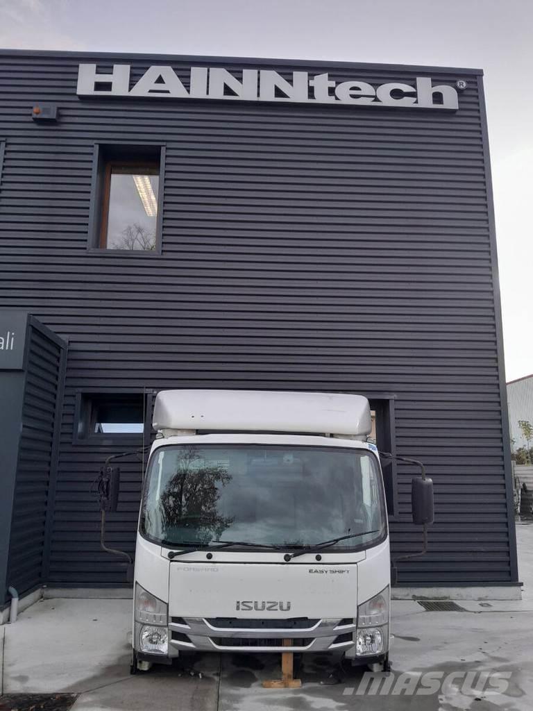 Isuzu N75 Hytter och interiör