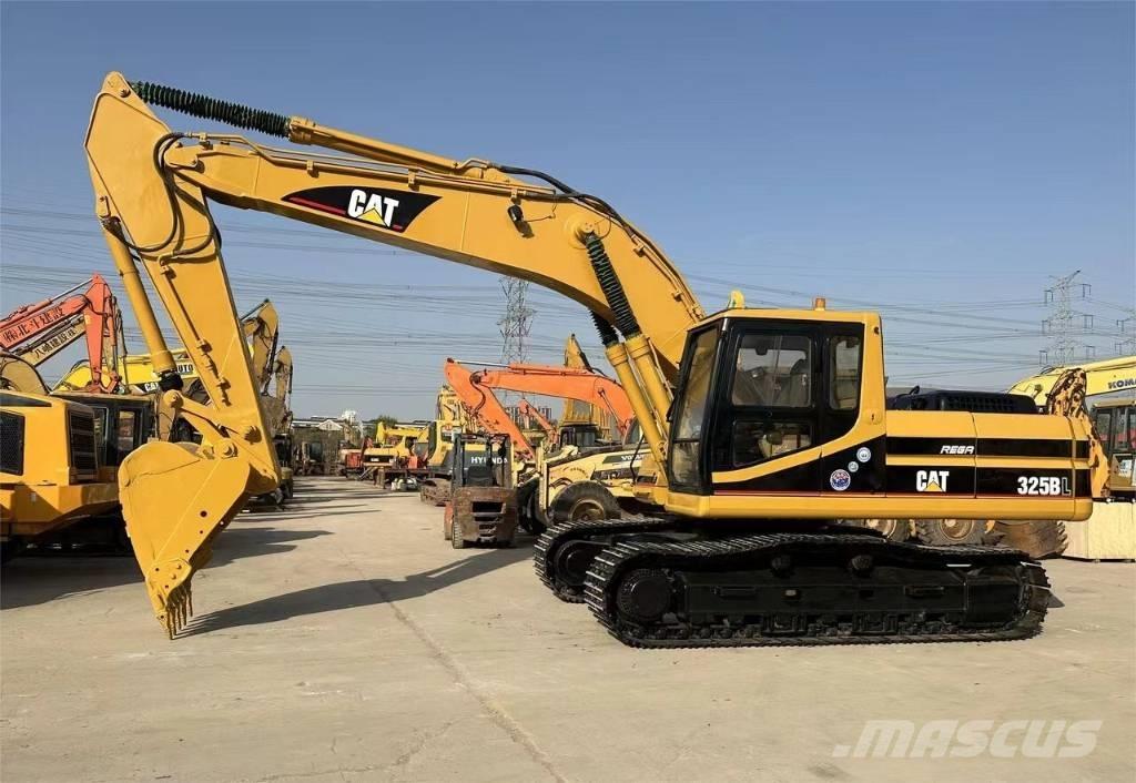CAT 325 B L Bandgrävare