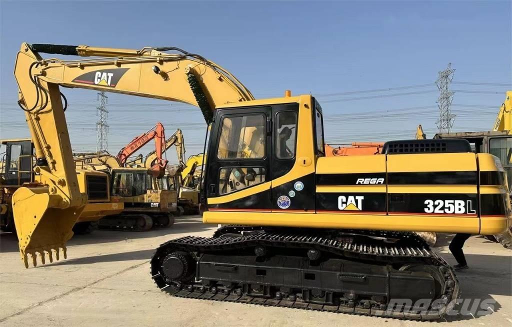 CAT 325 B L Bandgrävare