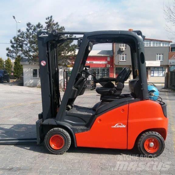 Linde H20T Gasolmotviktstruckar