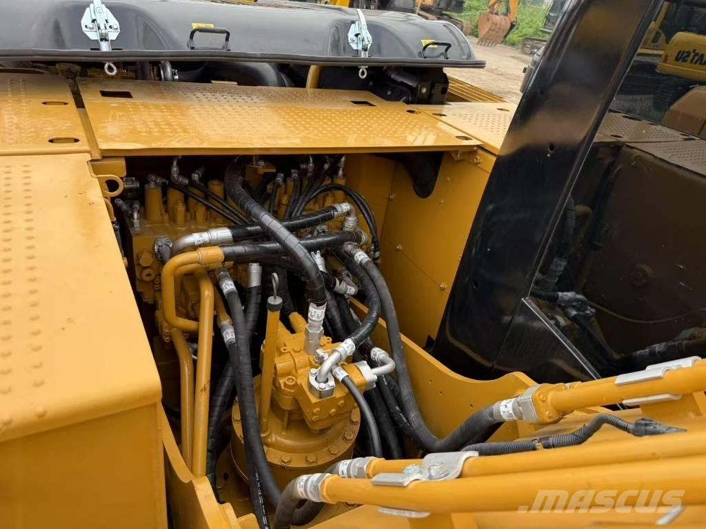 CAT 320D2L Bandgrävare
