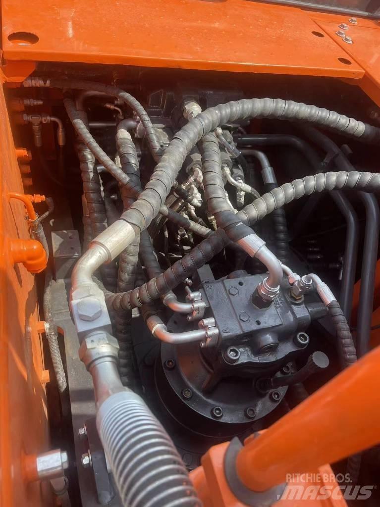 Doosan DX 225LC-9C Bandgrävare